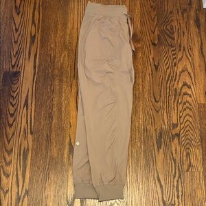lululemon athletica Dance Studio mid rise jogger mocha size 10 great condition